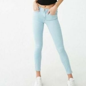 Nwt light mid rise ankle length jeans
